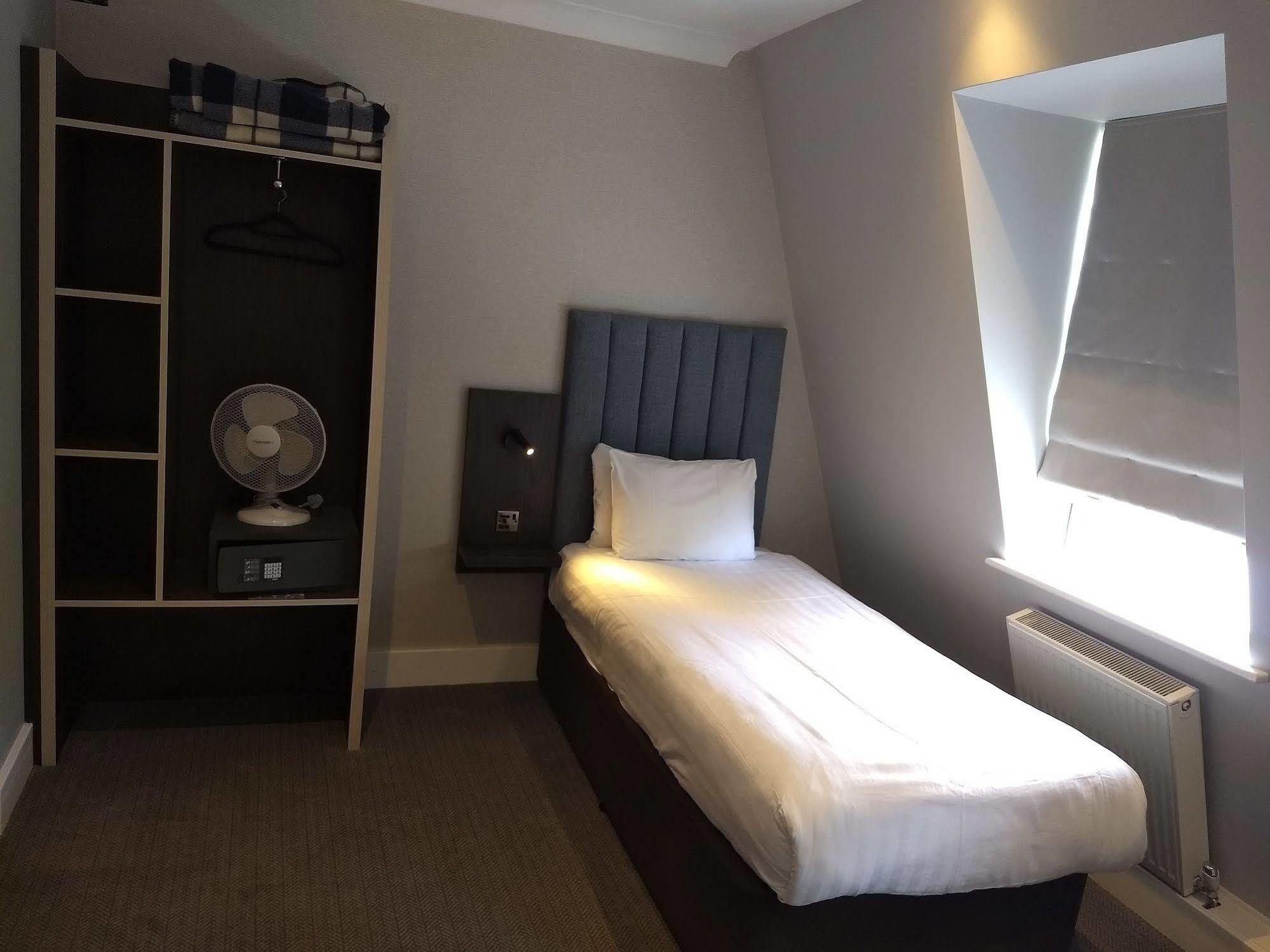 Garden Court Hotel Лондон Екстериор снимка